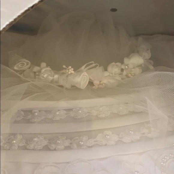 🌺🌺Bridal Gown with Headpiece🌺🌺 - Picture 6 of 9